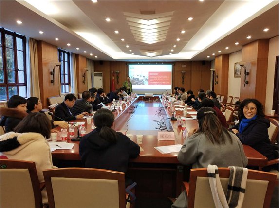 我校在中紡經(jīng)貿(mào)專指委年會(huì)作《高職智庫的黎大思考》主題發(fā)言，探討經(jīng)貿(mào)咨詢新路徑